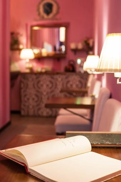 Hotel La Colonna Lucca 2*,