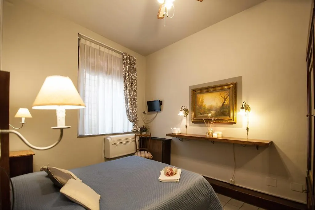 Hotel La Colonna Lucca 2*,  Italien